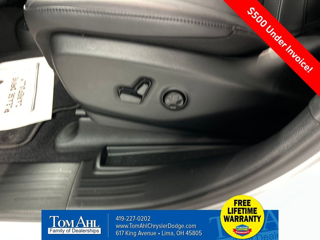 New 2026 Chrysler Pacifica Select image 11