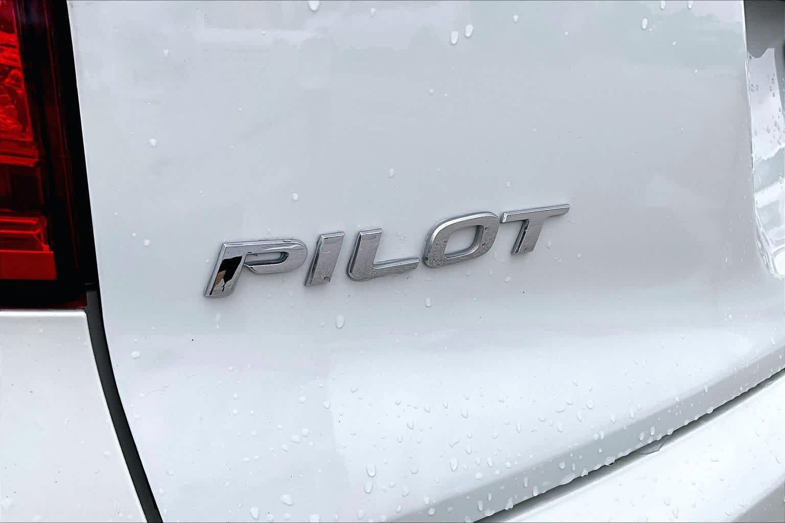 Used 2016 Honda Pilot Touring image 10