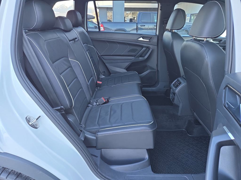 Used 2024 Volkswagen Tiguan SEL R-Line image 16