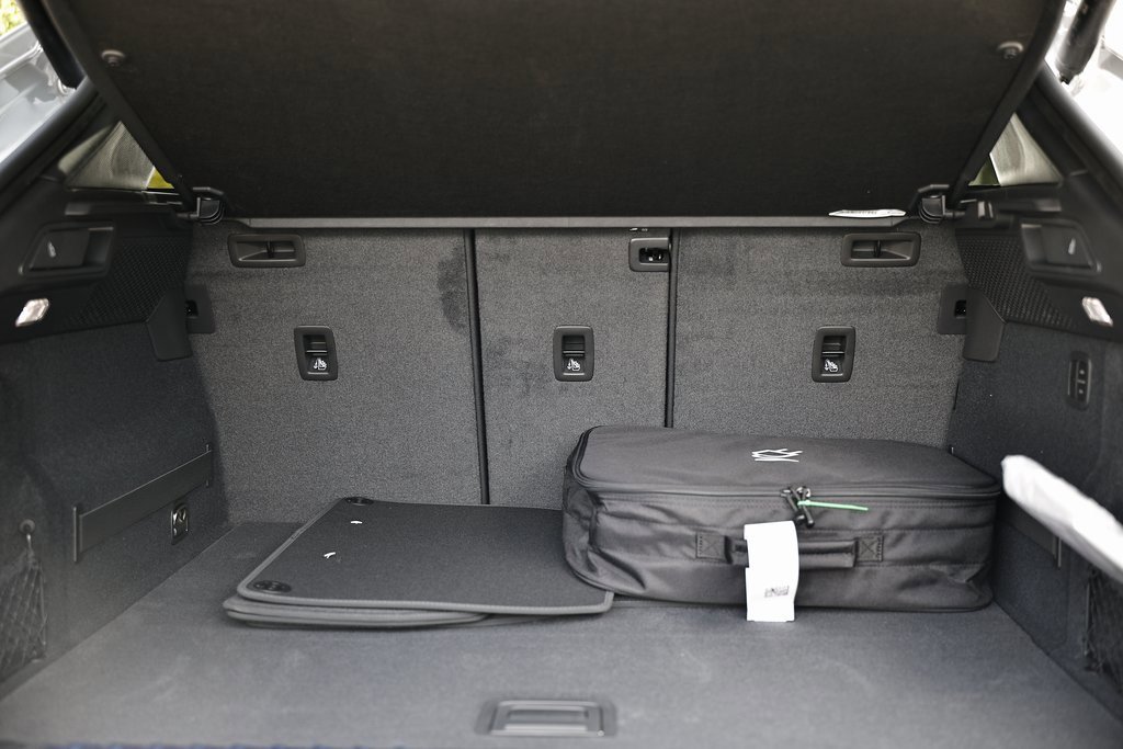 New 2025 Porsche Macan Electric image 32