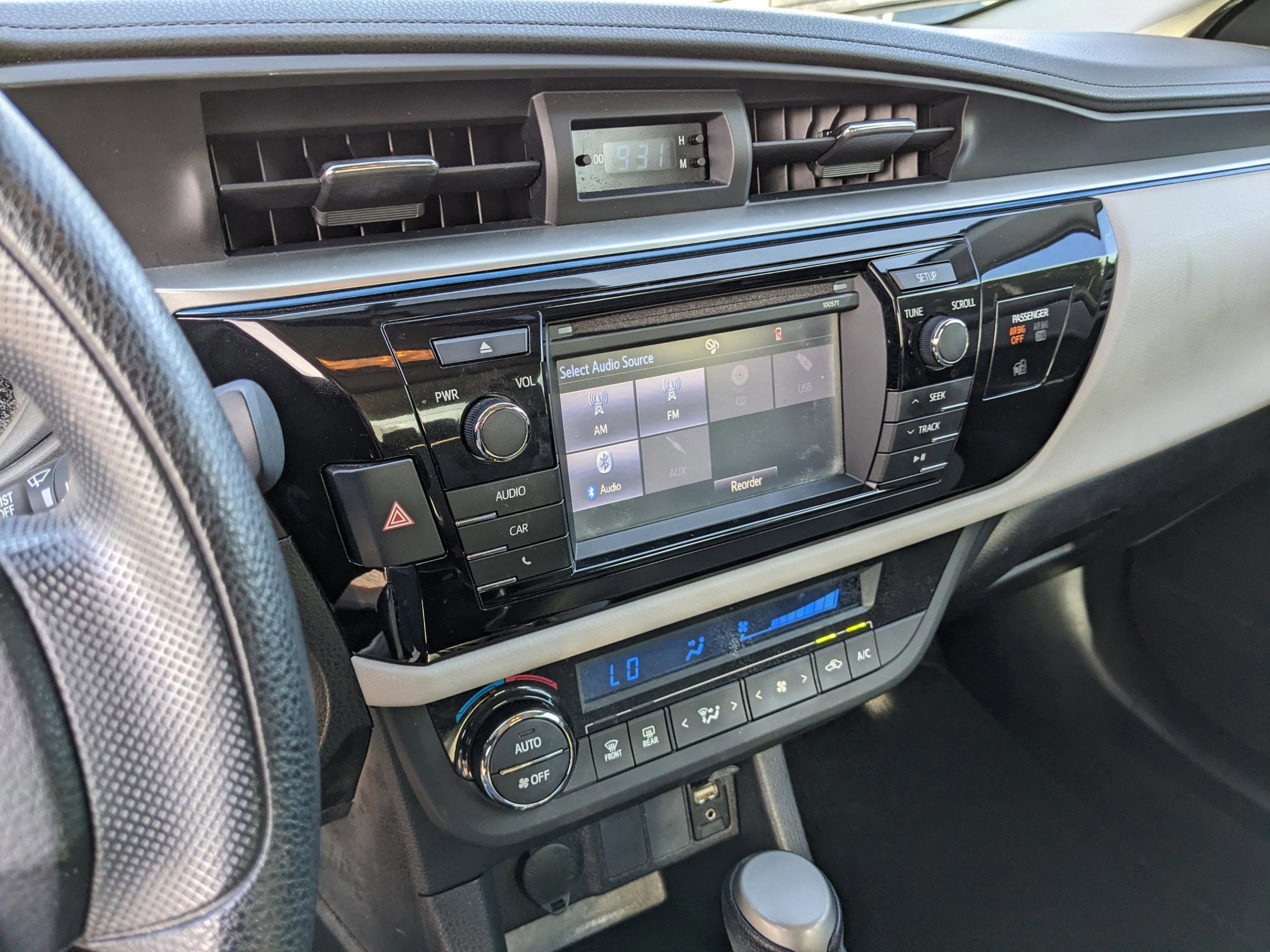 Used 2016 Toyota Corolla LE image 27