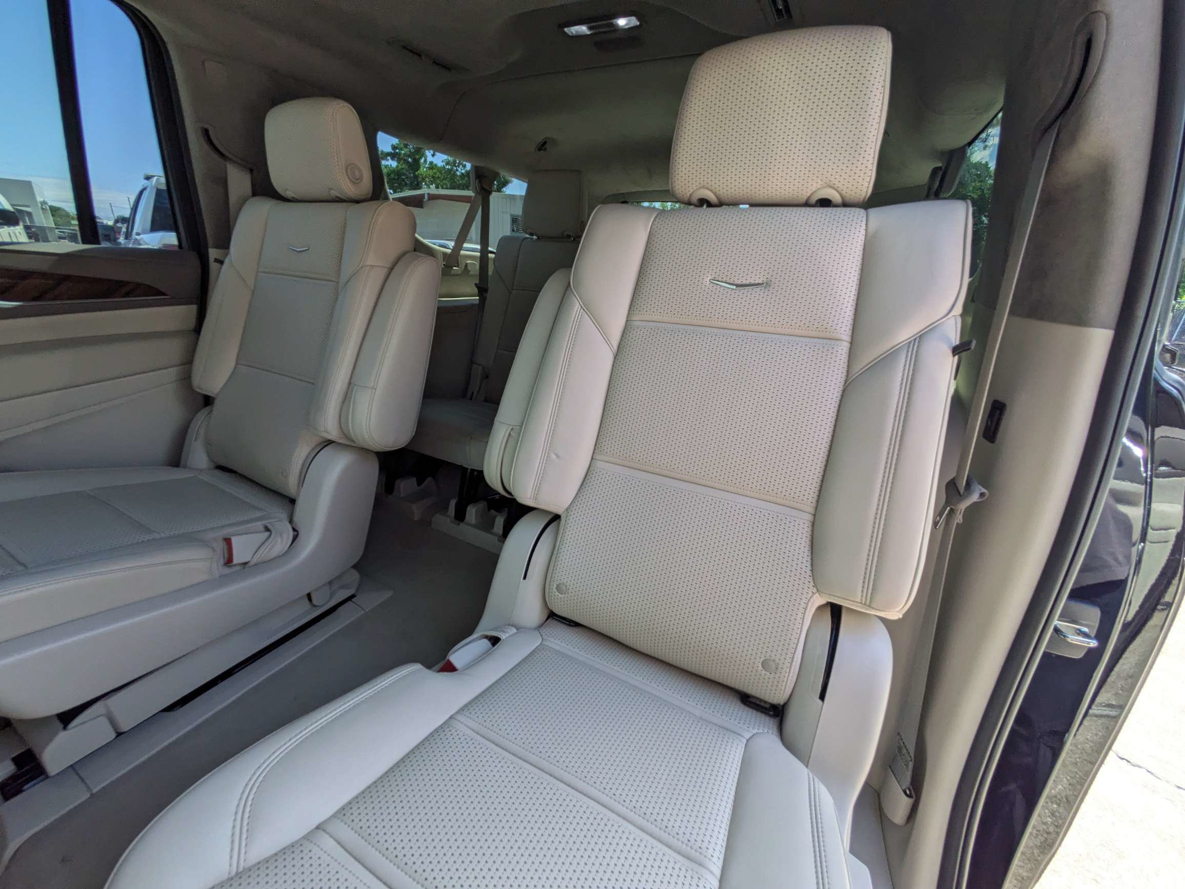 Certified 2023 Cadillac Escalade ESV Sport Platinum w/ LPO, ONYX Package AWD/4WD image 8