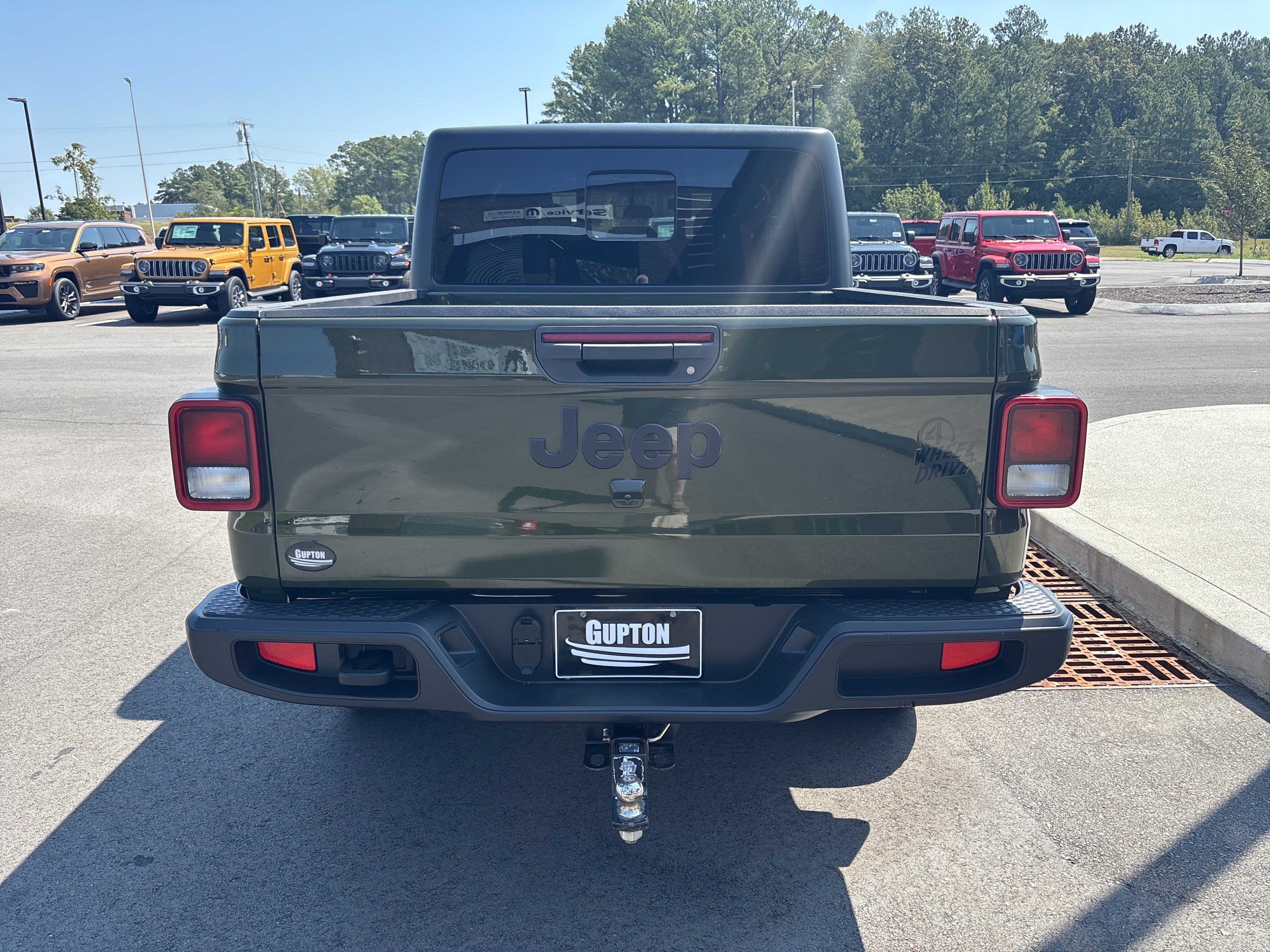 Used 2021 Jeep Gladiator Sport AWD/4WD image 4