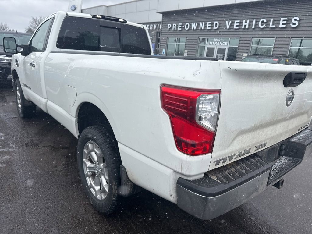 Used 2017 Nissan Titan SV image 7