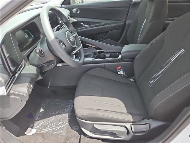 New 2026 Hyundai Elantra Hybrid FWD image 4