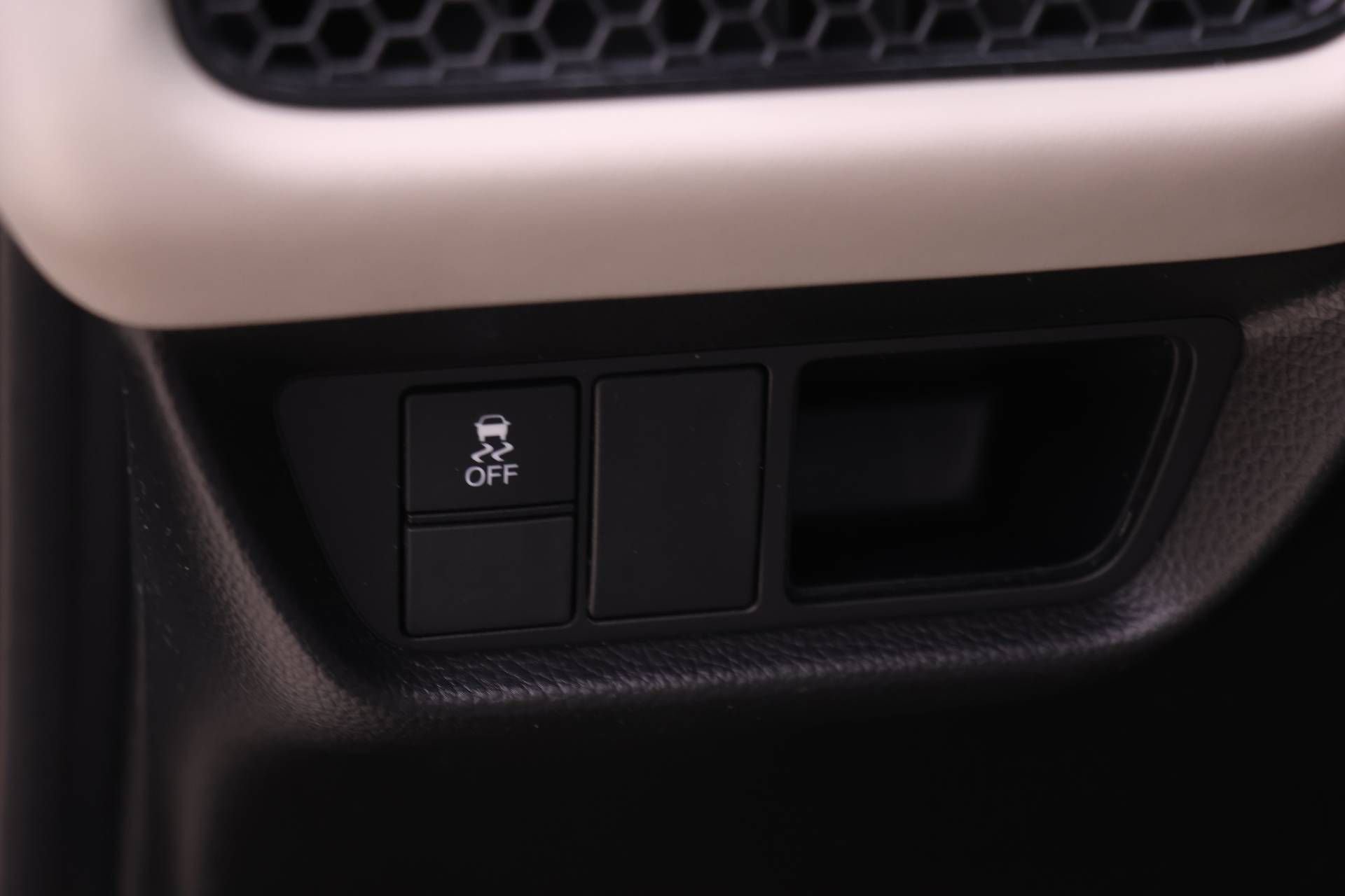 Certified 2023 Honda HR-V LX image 16