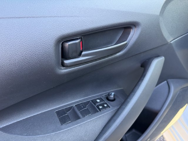 Used 2025 Toyota Corolla LE FWD image 17