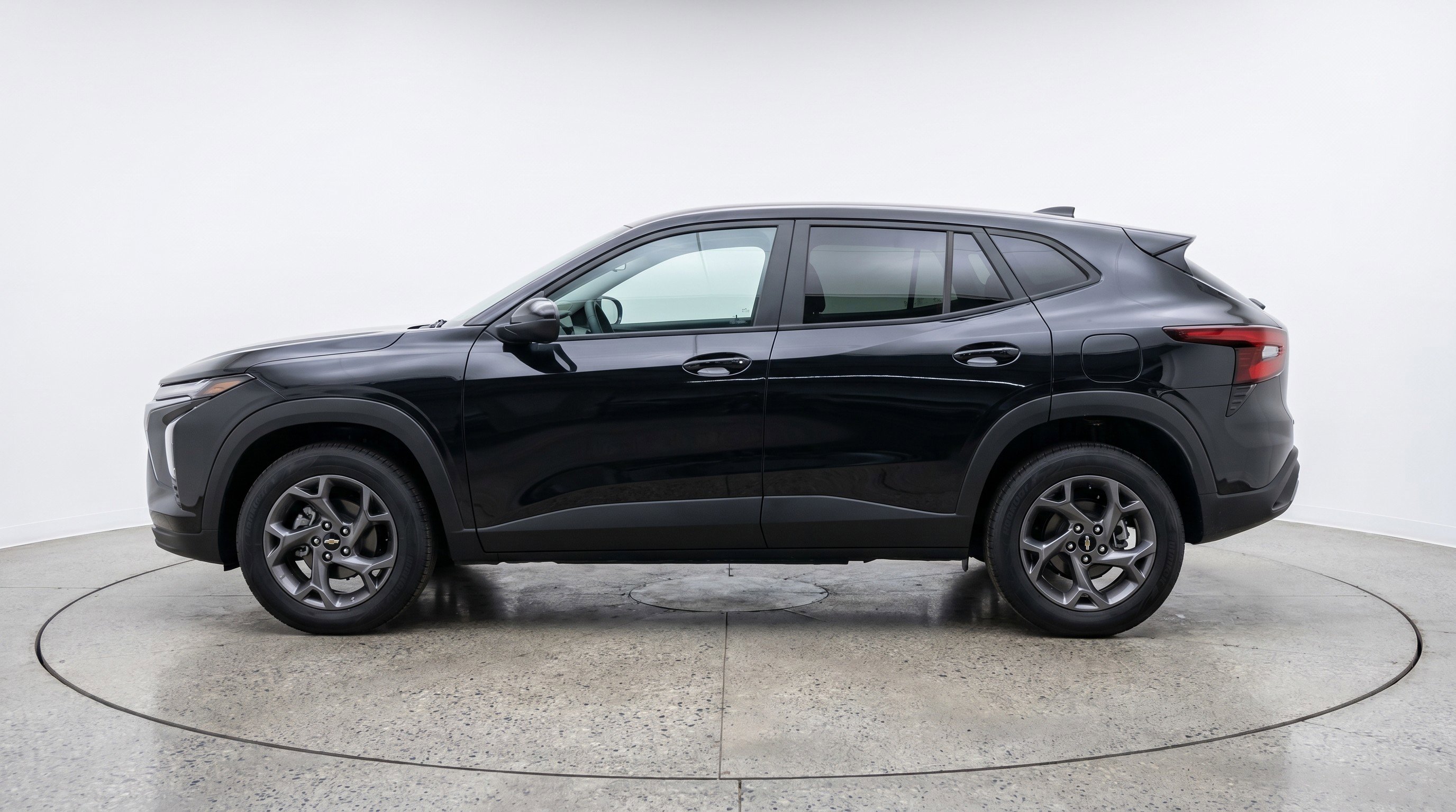 Used 2025 Chevrolet Trax LT w/ LT Convenience Package FWD image 5