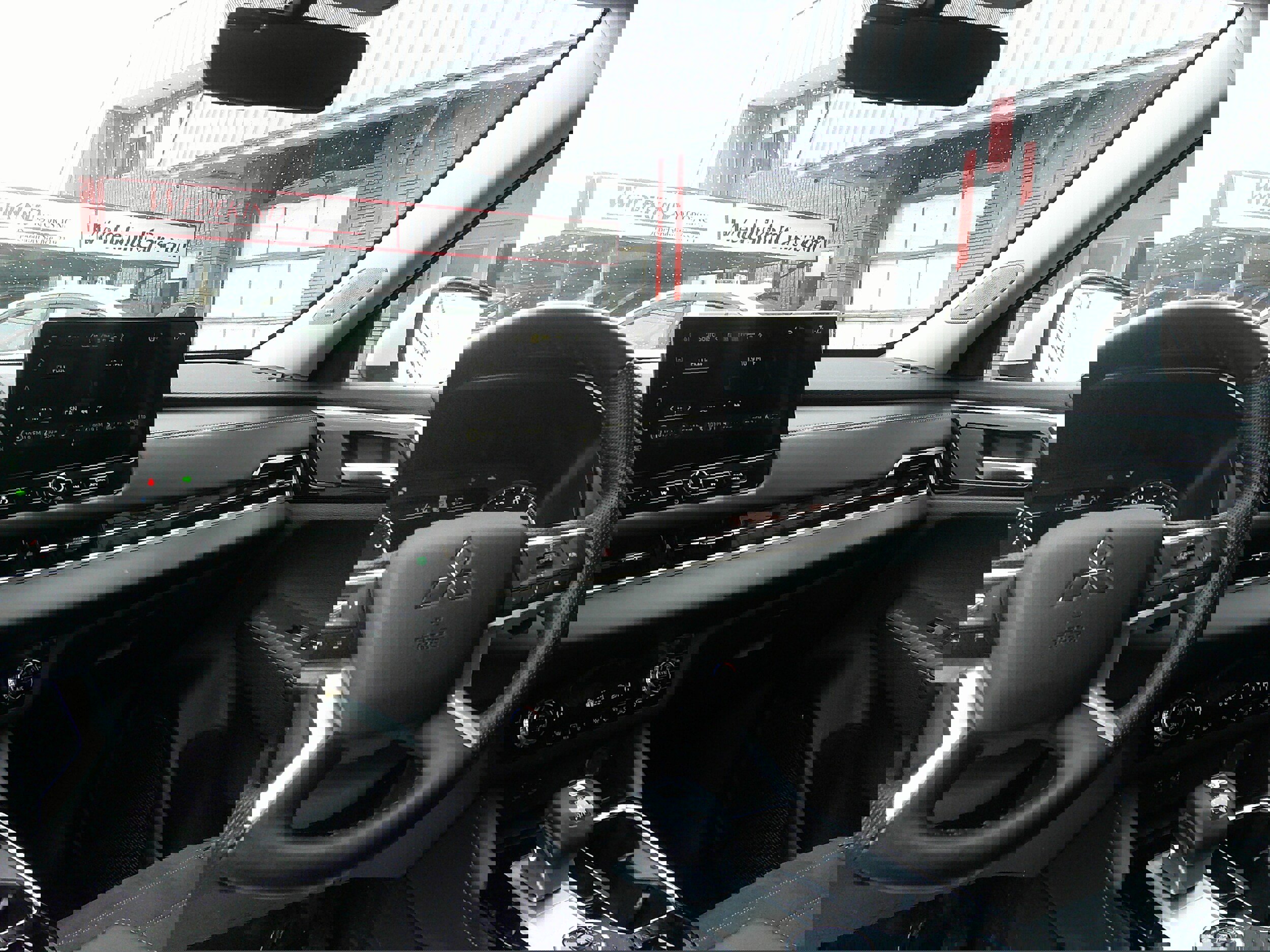 Used 2025 Mitsubishi Outlander SE image 22