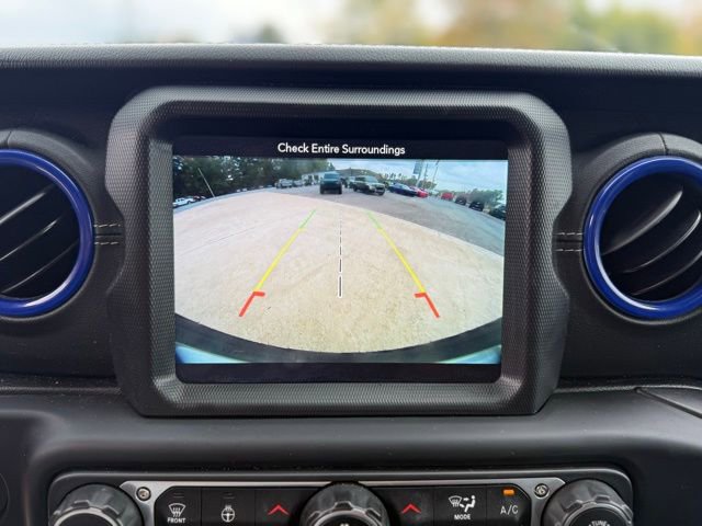 Used 2018 Jeep Wrangler Unlimited Sahara image 12