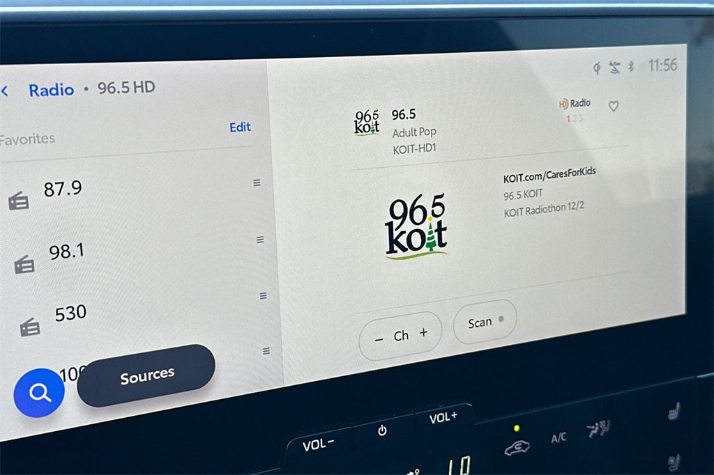 Used 2023 Toyota bZ4X Limited image 21