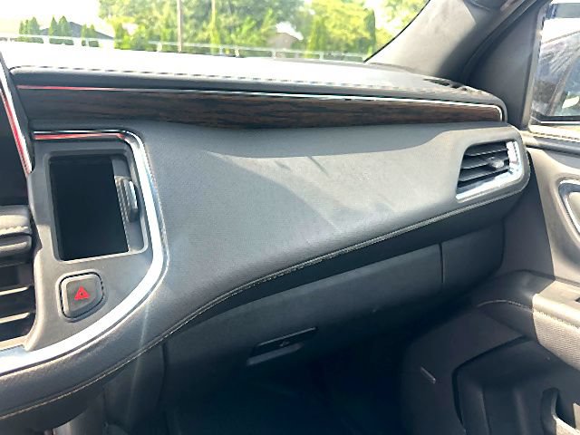 Used 2023 Chevrolet Suburban Premier AWD/4WD image 30