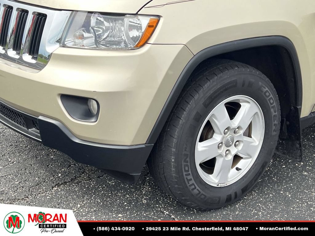 Used 2011 Jeep Grand Cherokee Laredo AWD/4WD image 8