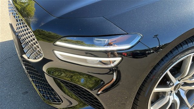 Used 2025 Genesis G70 2.5T image 7
