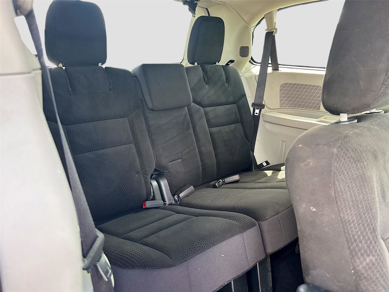 Used 2019 Dodge Grand Caravan SE image 26