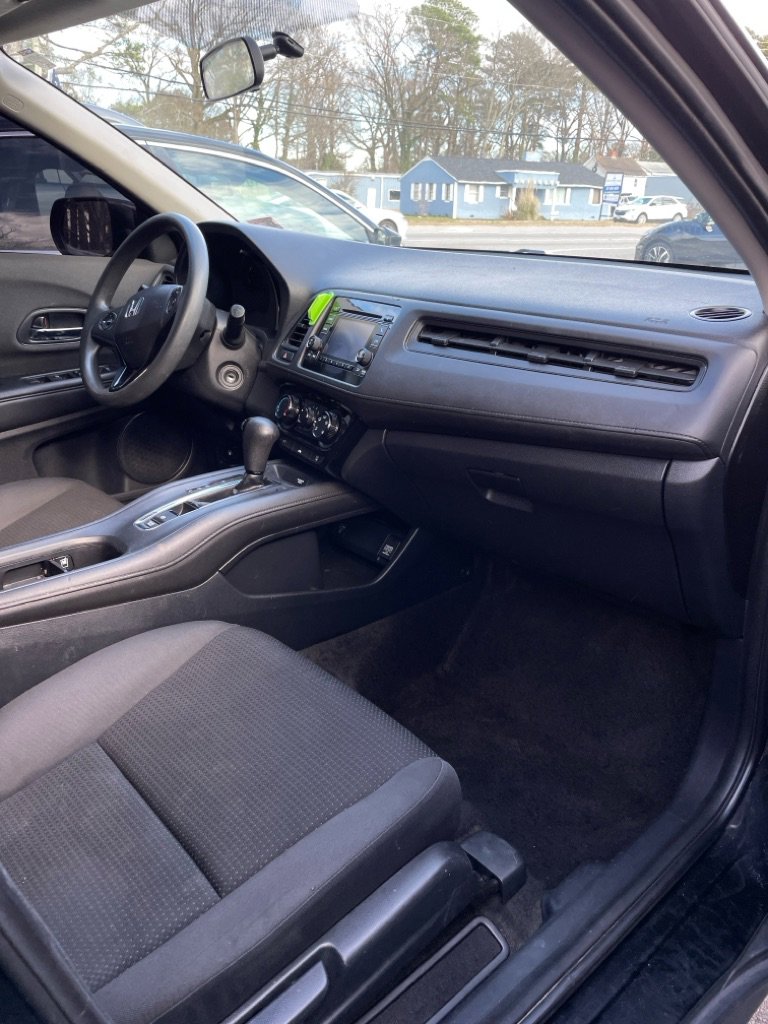 Used 2019 Honda HR-V LX image 8