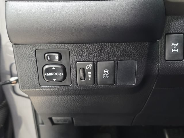 Used 2015 Toyota RAV4 XLE AWD/4WD image 24