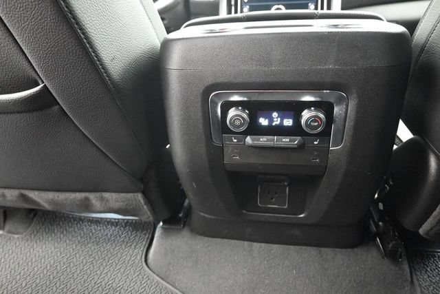 Used 2025 GMC Yukon Denali AWD/4WD image 18