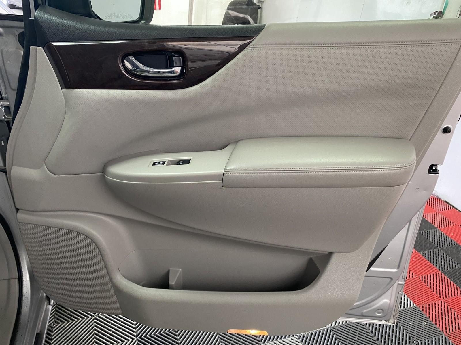 Used 2015 Nissan Quest SV FWD image 7