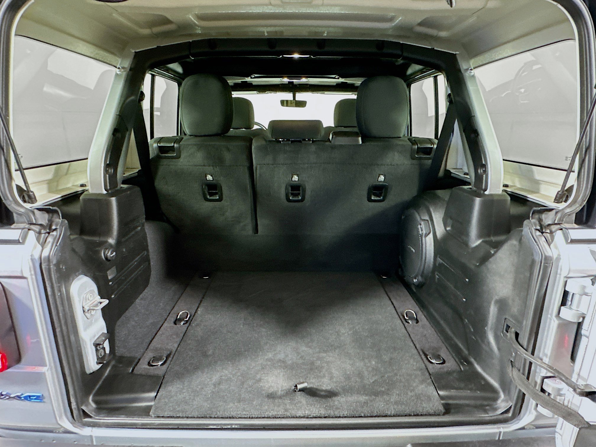 Used 2023 Jeep Wrangler Unlimited Rubicon 4xe w/ Safety Group image 28