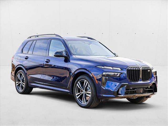 Used 2025 BMW X7 M60i image 3