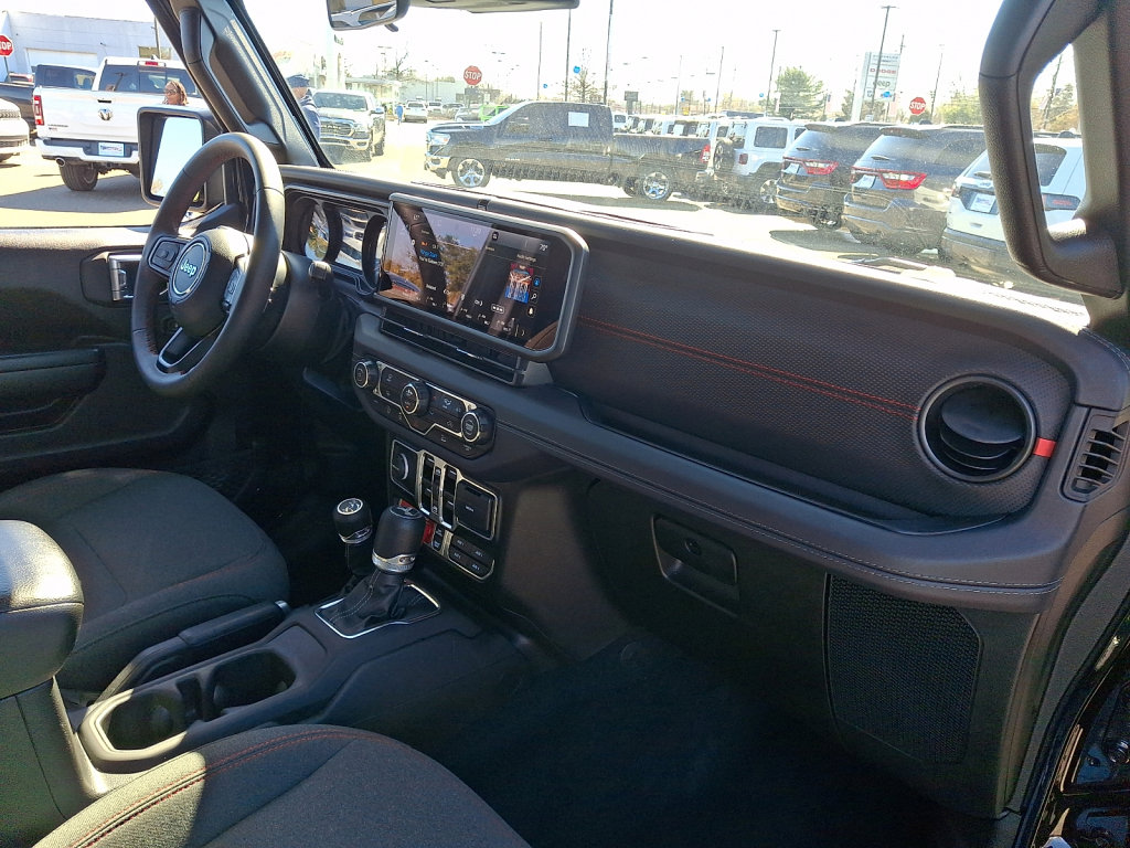 Certified 2025 Jeep Wrangler Unlimited Rubicon image 11