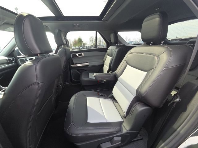 Certified 2023 Ford Explorer XLT w/ Equipment Group 202A image 19