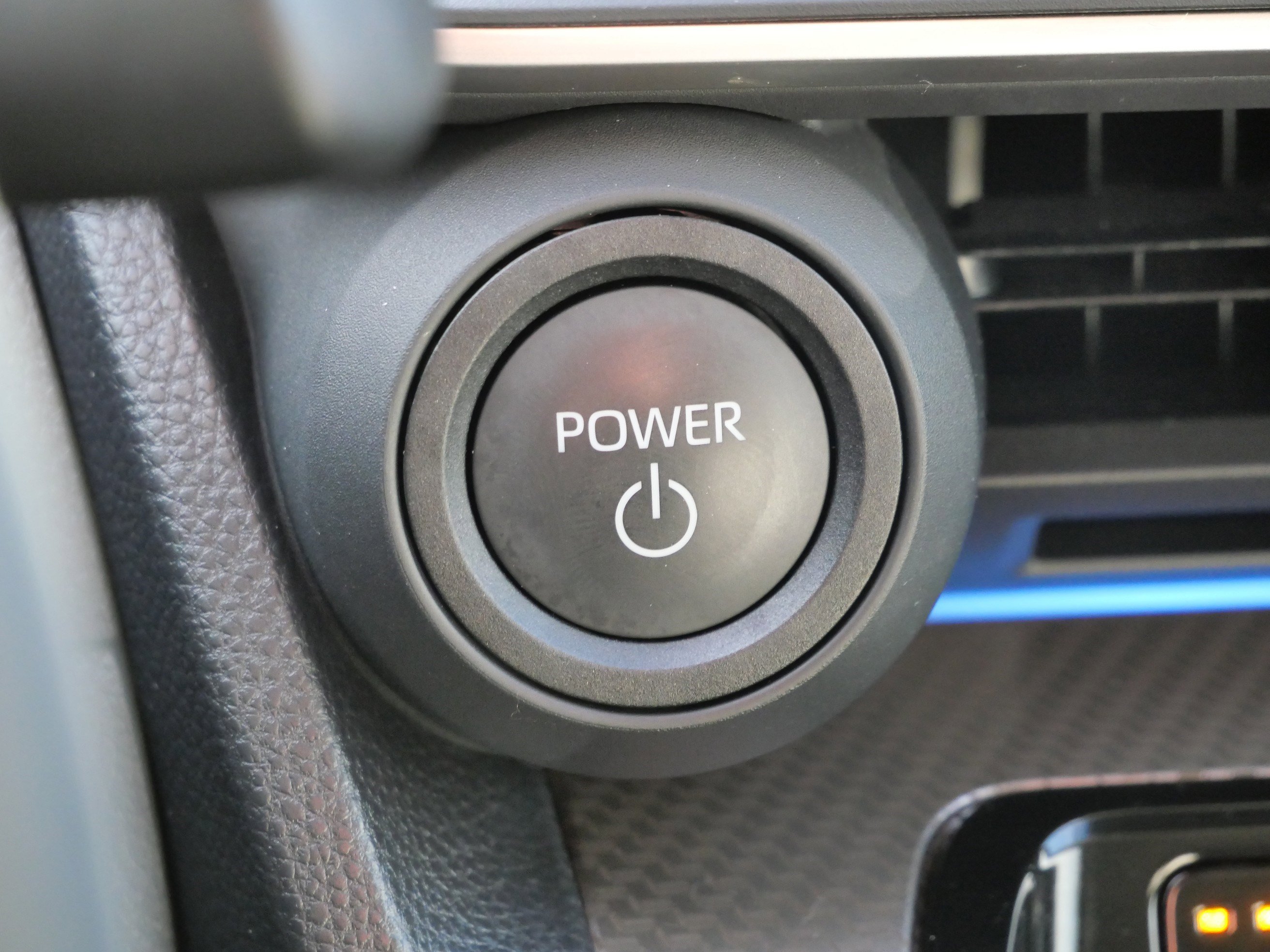 Used 2024 Toyota Prius XLE image 29