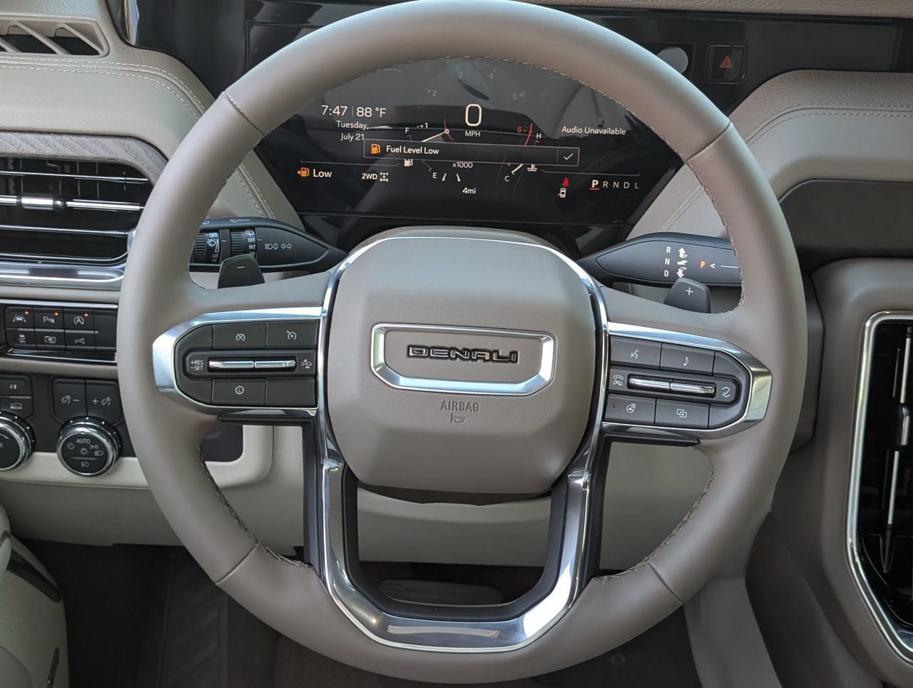 New 2026 GMC Yukon XL Denali w/ Sun & Power Step Package AWD/4WD image 10