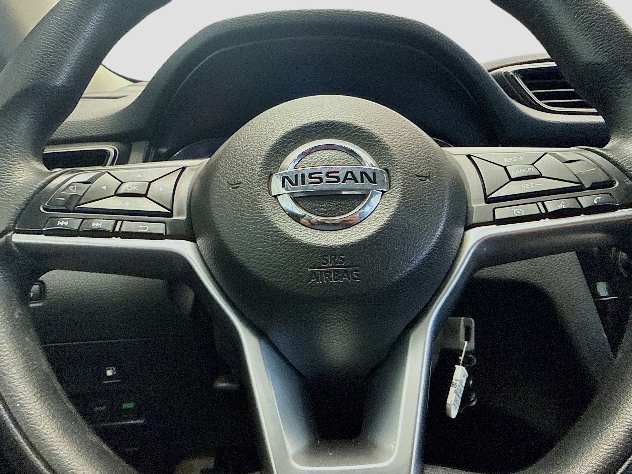 Used 2020 Nissan Rogue S image 24