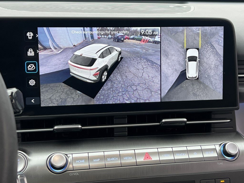 Used 2025 Hyundai Kona Limited image 30