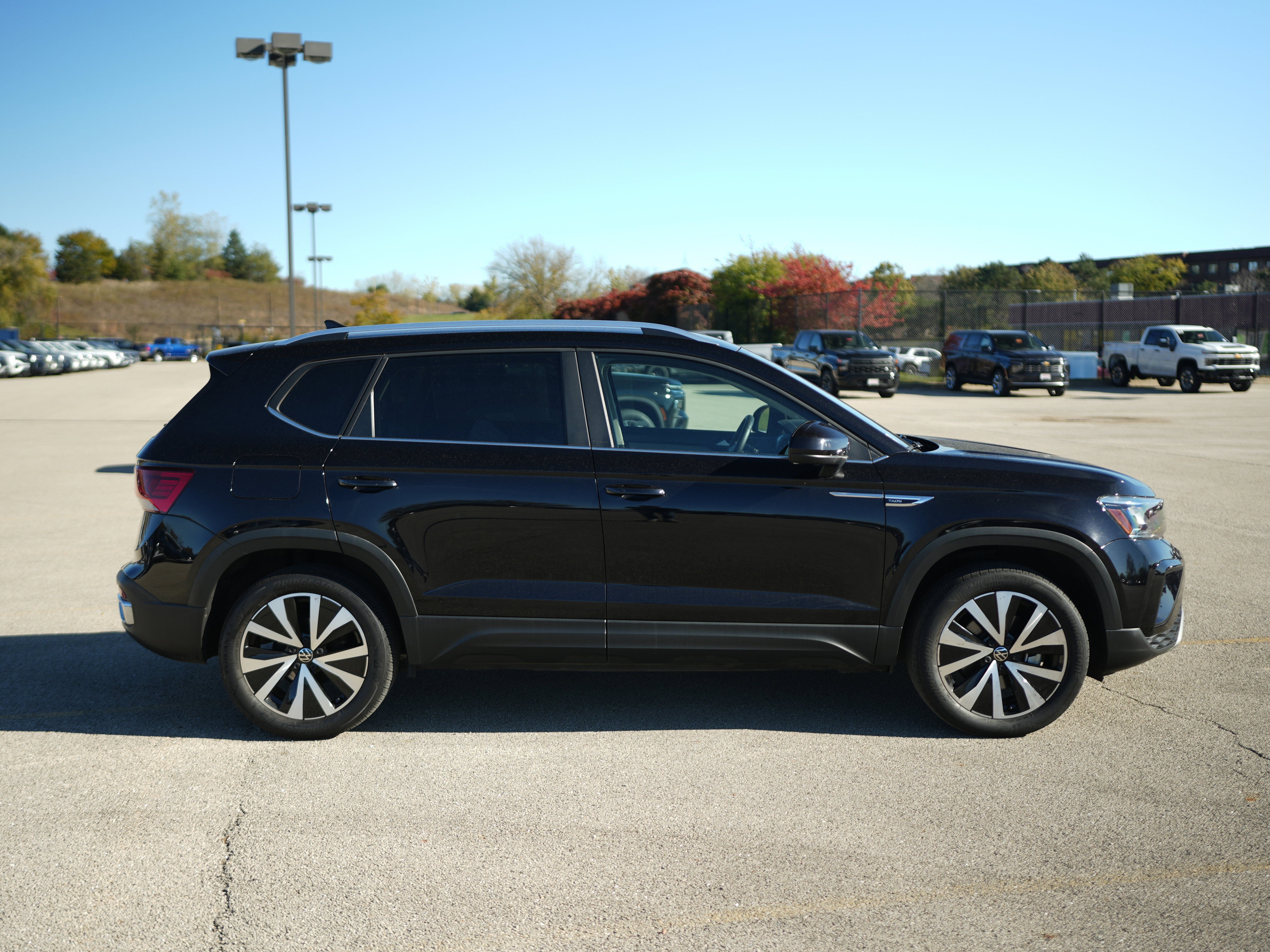 Used 2022 Volkswagen Taos SE w/ IQ.Drive SE Package image 9