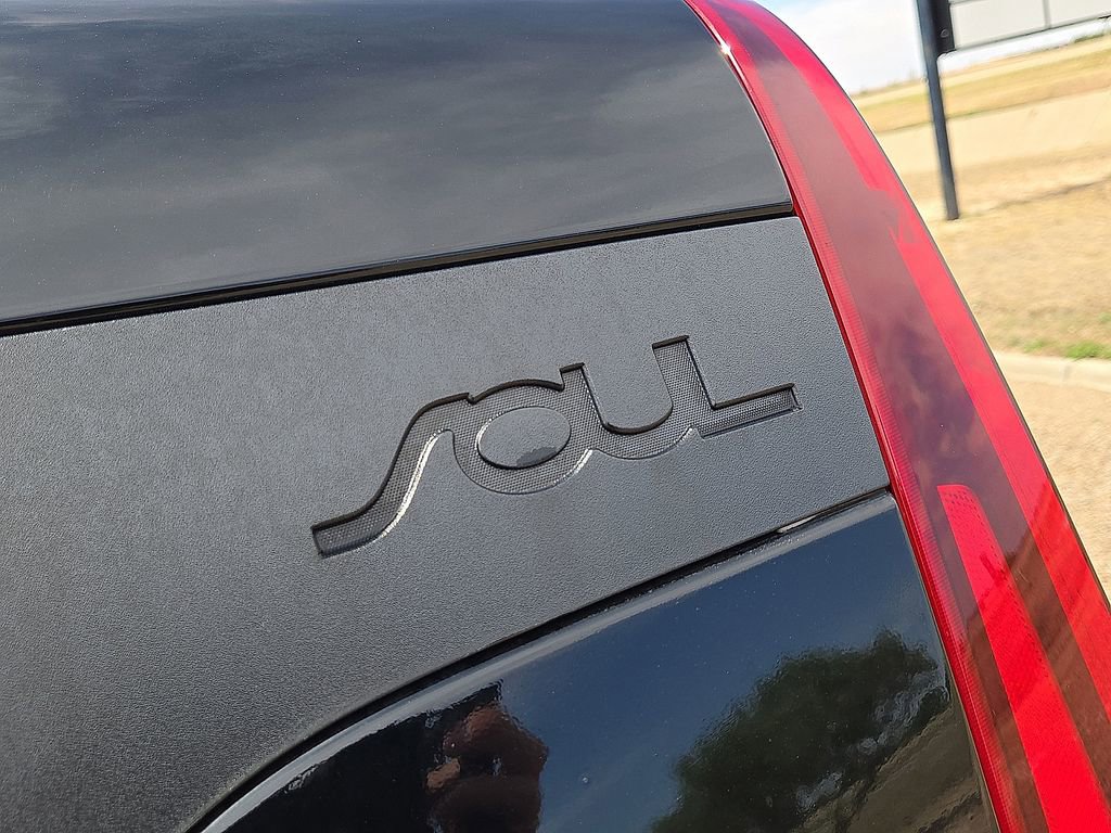 Used 2020 Kia Soul S FWD image 14