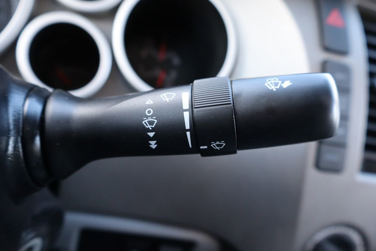 Used 2010 Toyota Tundra 4x4 CrewMax image 33
