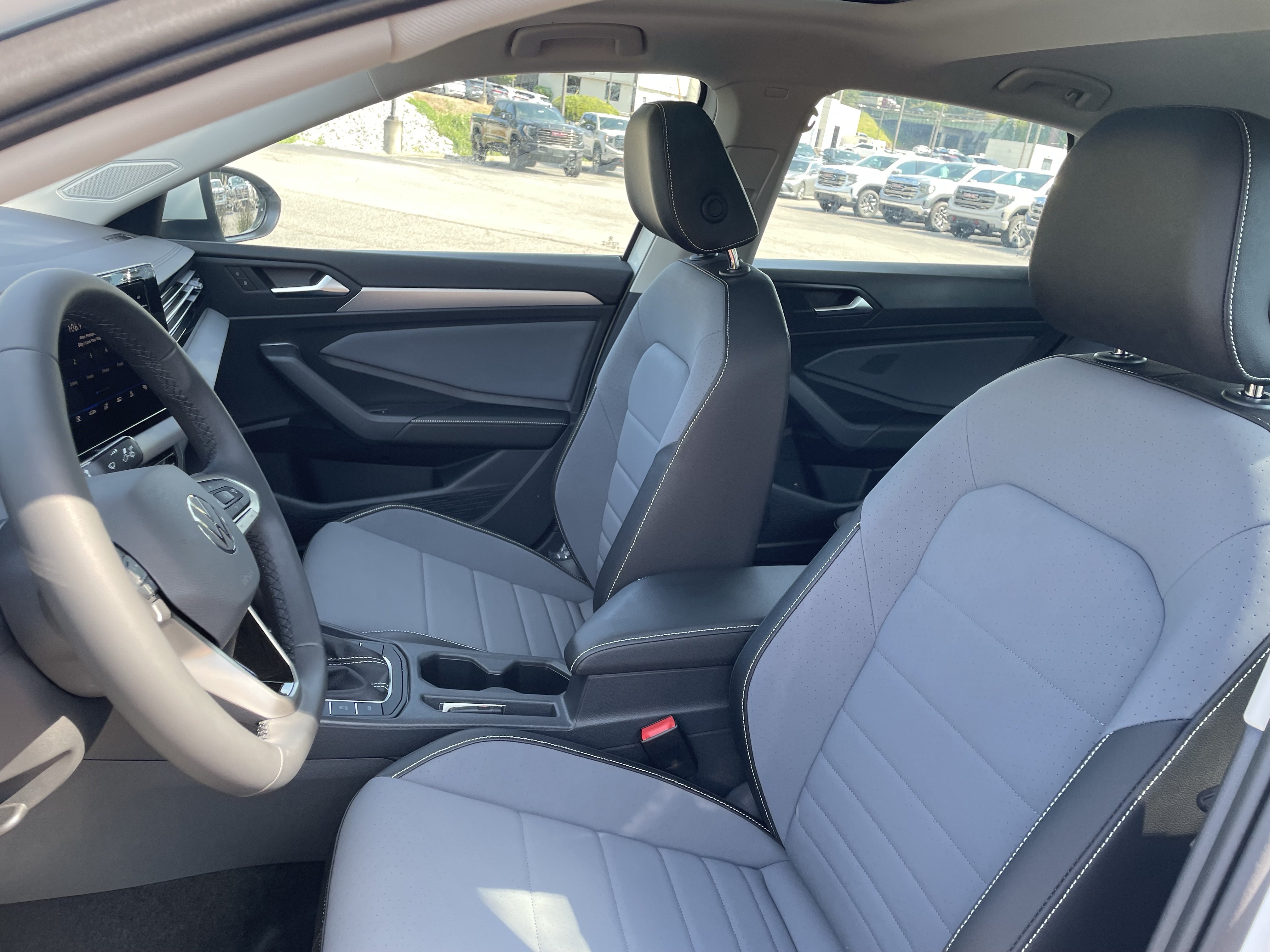 New 2026 Volkswagen Jetta SE FWD image 13
