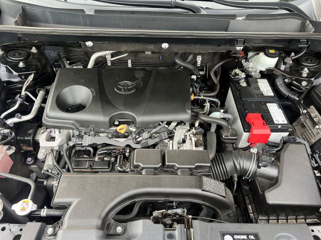 Used 2021 Toyota RAV4 LE image 34