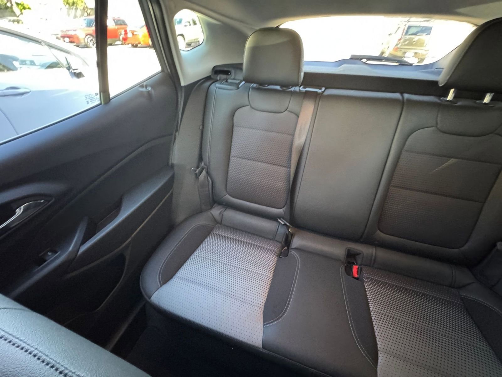 Used 2025 Chevrolet Trax LT image 39