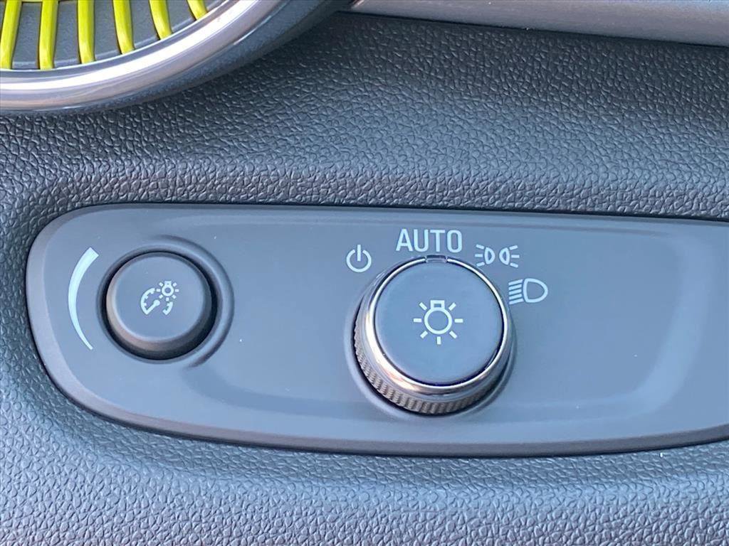 New 2026 Chevrolet Trax LT w/ Driver Confidence Package image 13