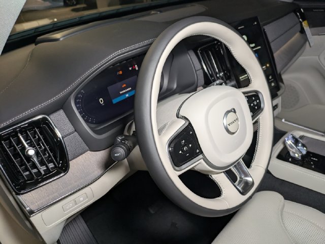 New 2026 Volvo XC90 T8 Ultra w/ Protection Package AWD/4WD image 16