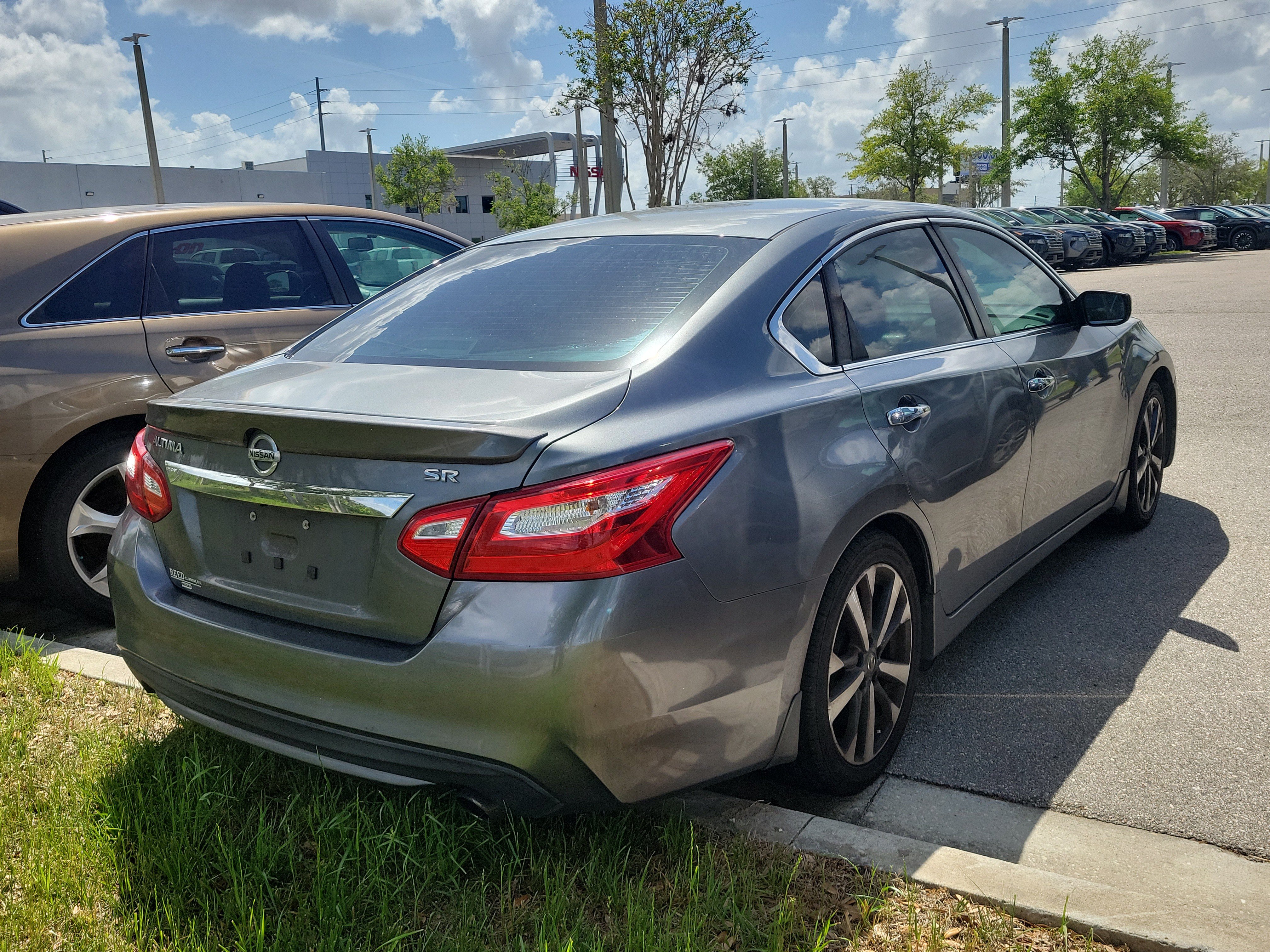 Used 2016 Nissan Altima 2.5 SR FWD image 3