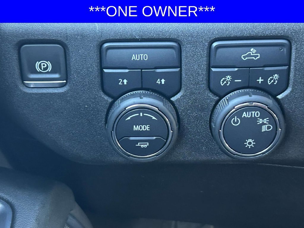 Used 2025 Chevrolet Silverado 1500 LT AWD/4WD image 24