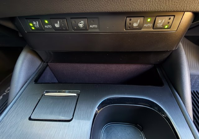 Certified 2024 Lexus ES 350 w/ Premium Package FWD image 32
