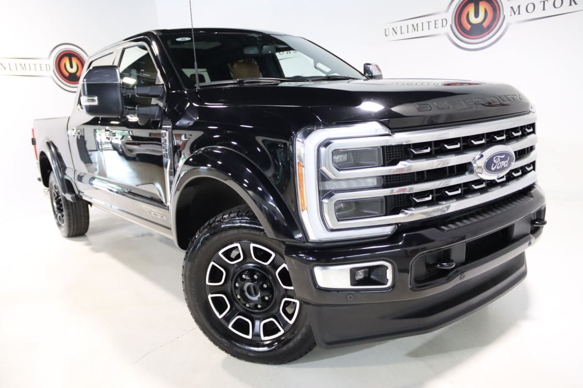 Used 2023 Ford F250 Platinum w/ FX4 Off-Road Package AWD/4WD image 12