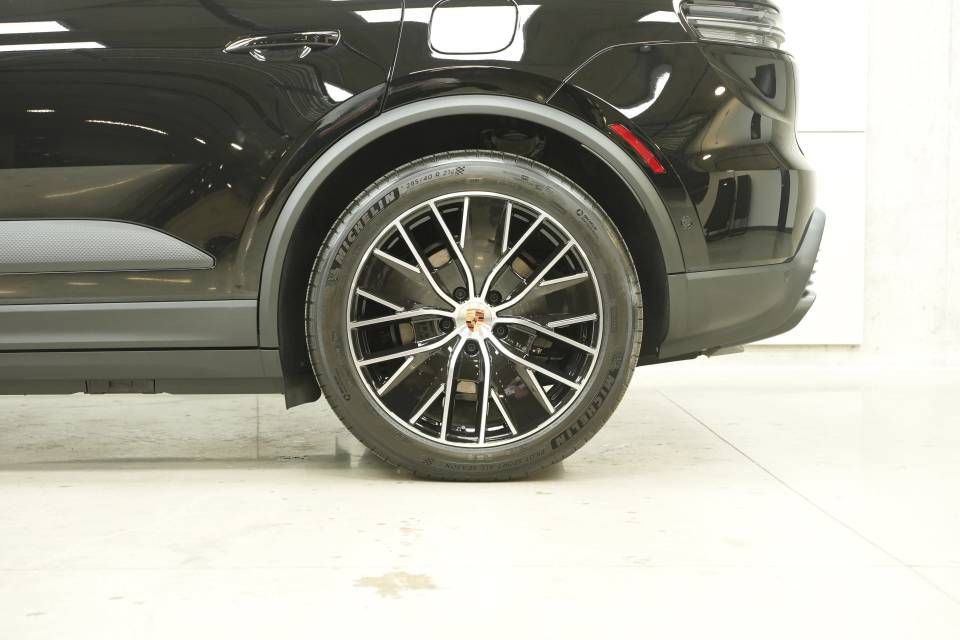 New 2026 Porsche Macan 4 Electric AWD/4WD image 43