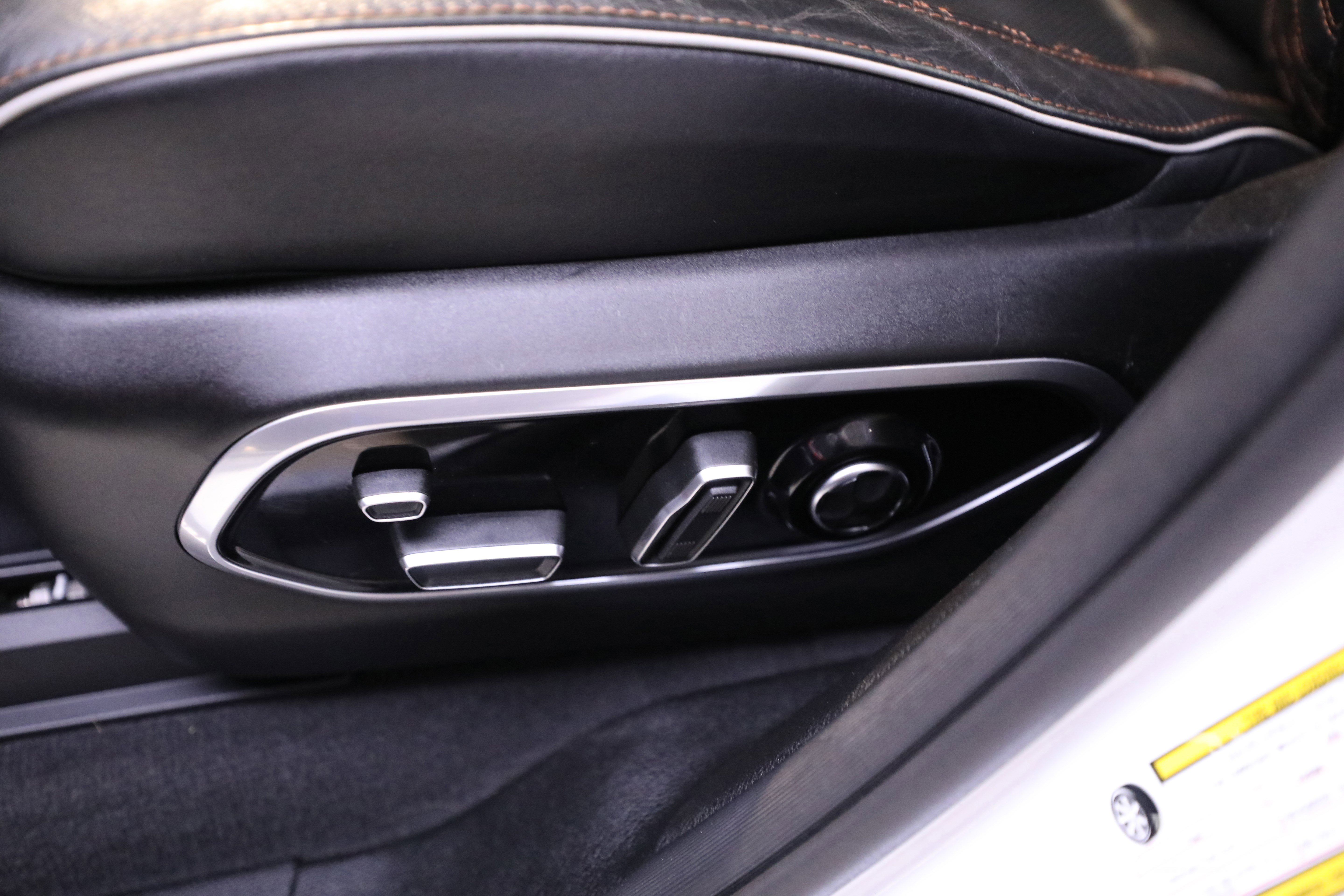 Used 2022 Jeep Grand Cherokee L Summit w/ Luxury Tech Group V image 15