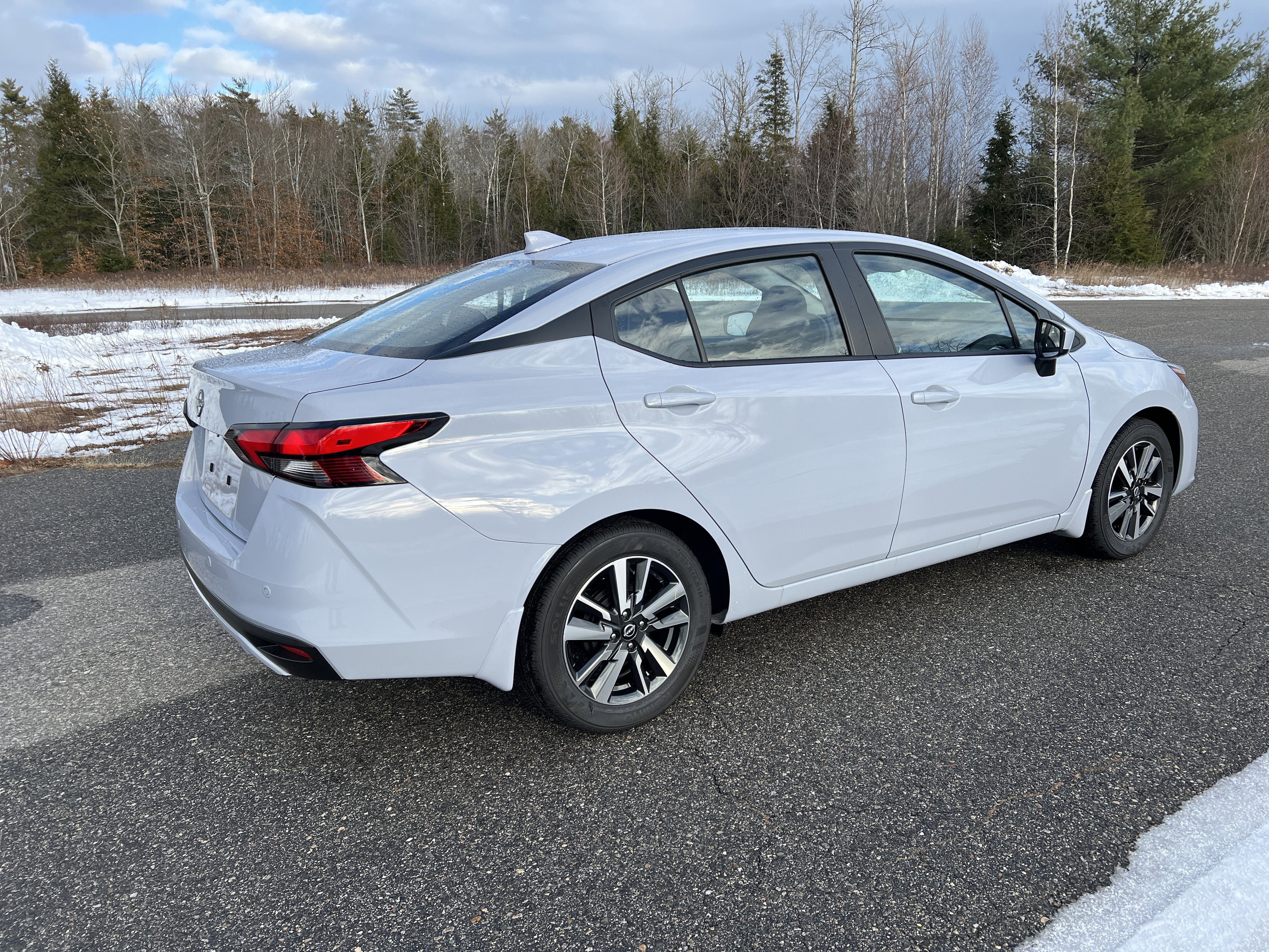 New 2025 Nissan Versa SV w/ Trunk Package FWD image 7