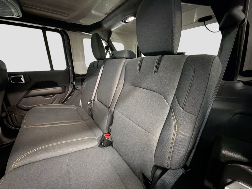 Used 2025 Jeep Wrangler Unlimited Sahara AWD/4WD image 22