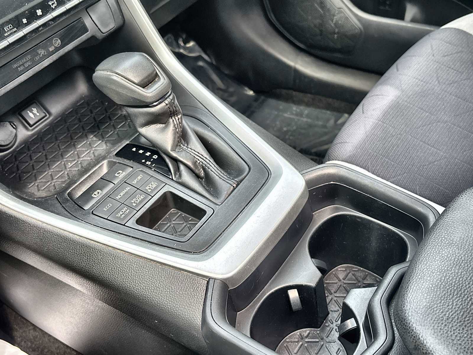 Used 2019 Toyota RAV4 XLE AWD/4WD image 22