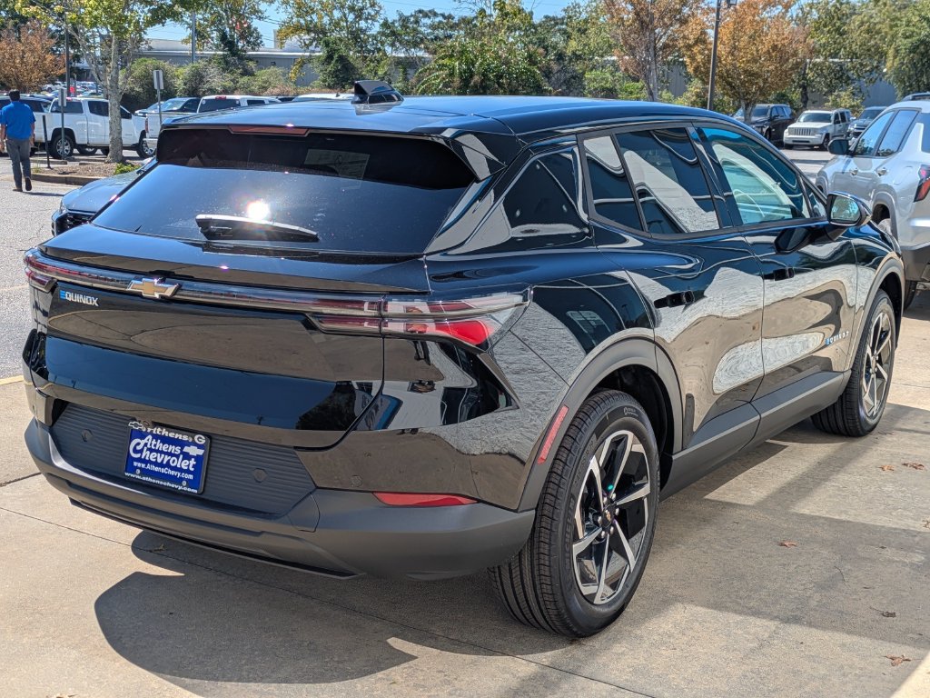 New 2026 Chevrolet Equinox EV LT FWD image 3
