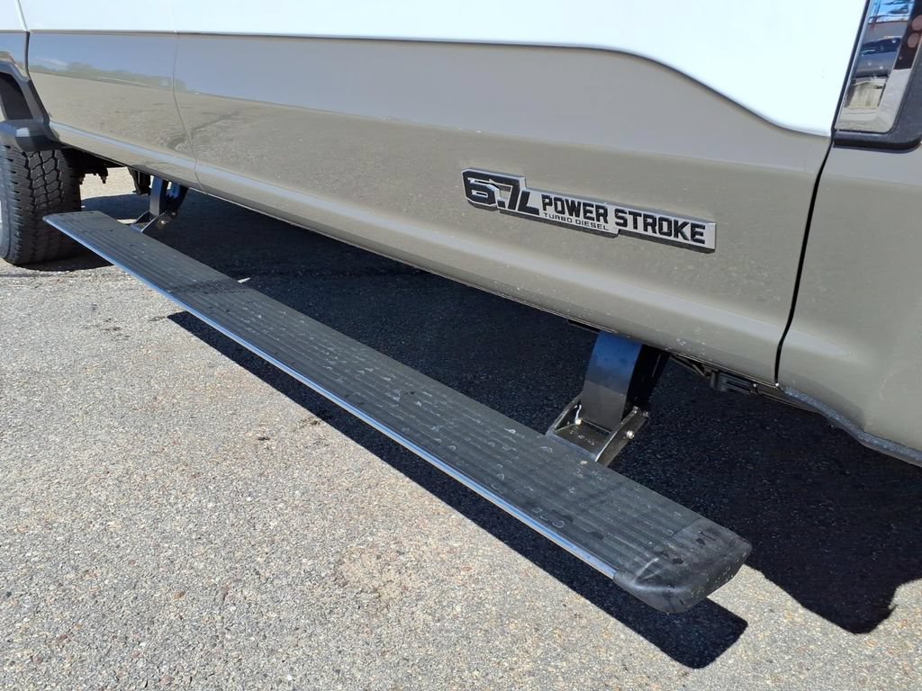 New 2026 Ford F350 4x4 Crew Cab Super Duty image 12